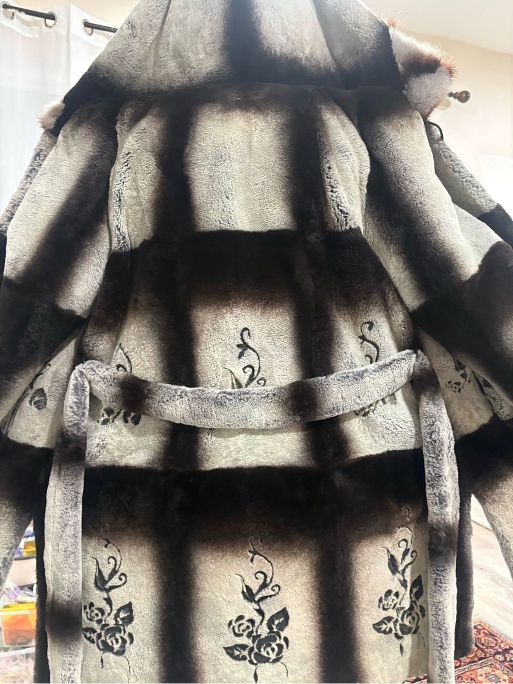 Genuine chinchilla hooded fur coat - Picture 6 of 15